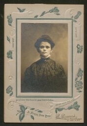 Portrait d'une femme, cheveux relevés, petite collerette au cou, et portant des lunettes, non daté