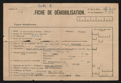 Fiche de démobilisation au nom de Nison Nesis, datée du 2 janvier 1946